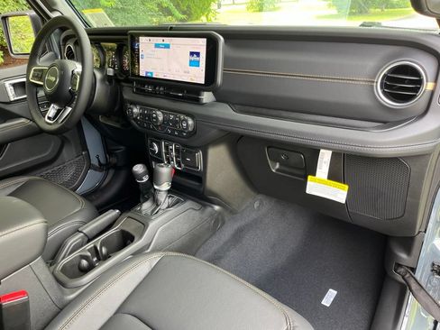 New 2026 Jeep Wrangler Unlimited Sahara AWD/4WD image 46