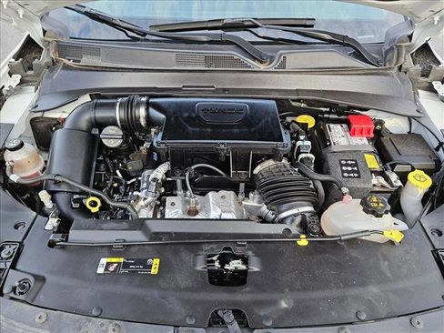 Used 2024 Jeep Compass Latitude image 23