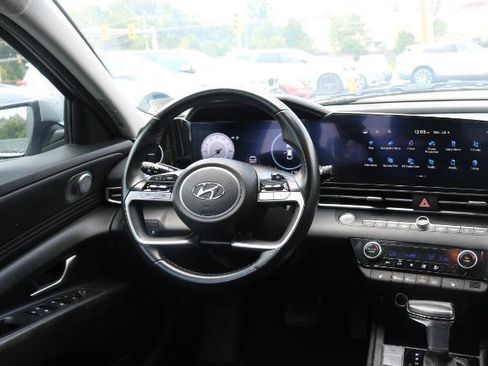 Used 2023 Hyundai Elantra SEL w/ Convenience Package FWD image 18