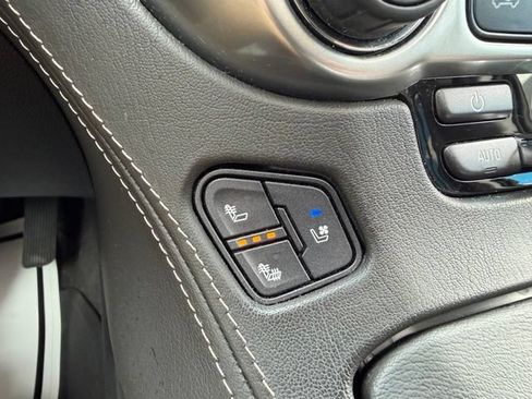 Used 2019 Chevrolet Suburban Premier w/ Premier Plus Edition AWD/4WD image 23