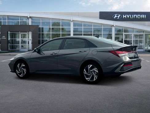 New 2025 Hyundai Elantra Sport image 4
