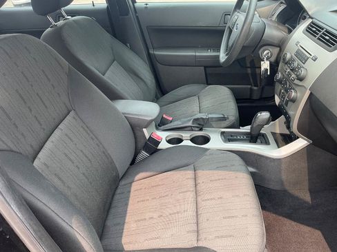 Used 2010 Ford Focus SE FWD image 10