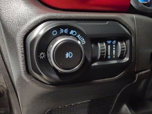 Used 2019 Jeep Wrangler Unlimited Rubicon w/ Dual Top Group AWD/4WD image 18