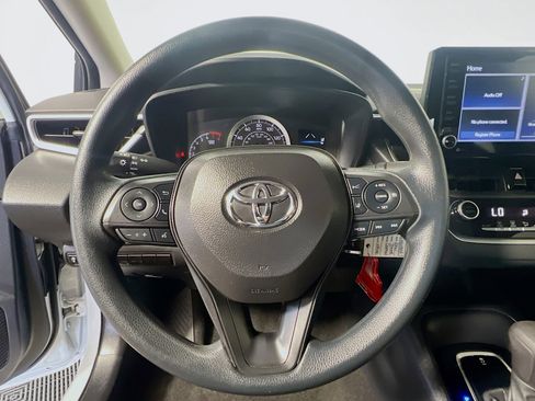 Used 2022 Toyota Corolla LE image 17