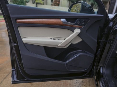 Used 2022 Audi Q5 2.0T Premium image 29