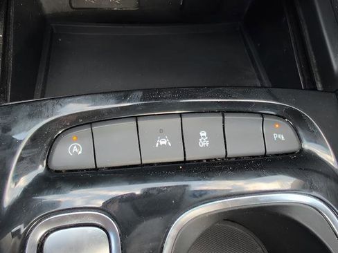 Used 2022 Buick Envision Essence w/ Sport Touring Package FWD image 15