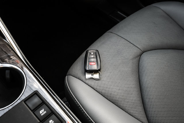 Used 2023 Toyota Highlander Platinum FWD image 67