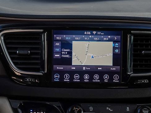 Used 2019 Chrysler Pacifica Touring-L Plus image 13