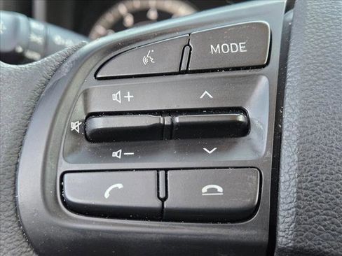 Used 2021 Hyundai Venue SE image 12