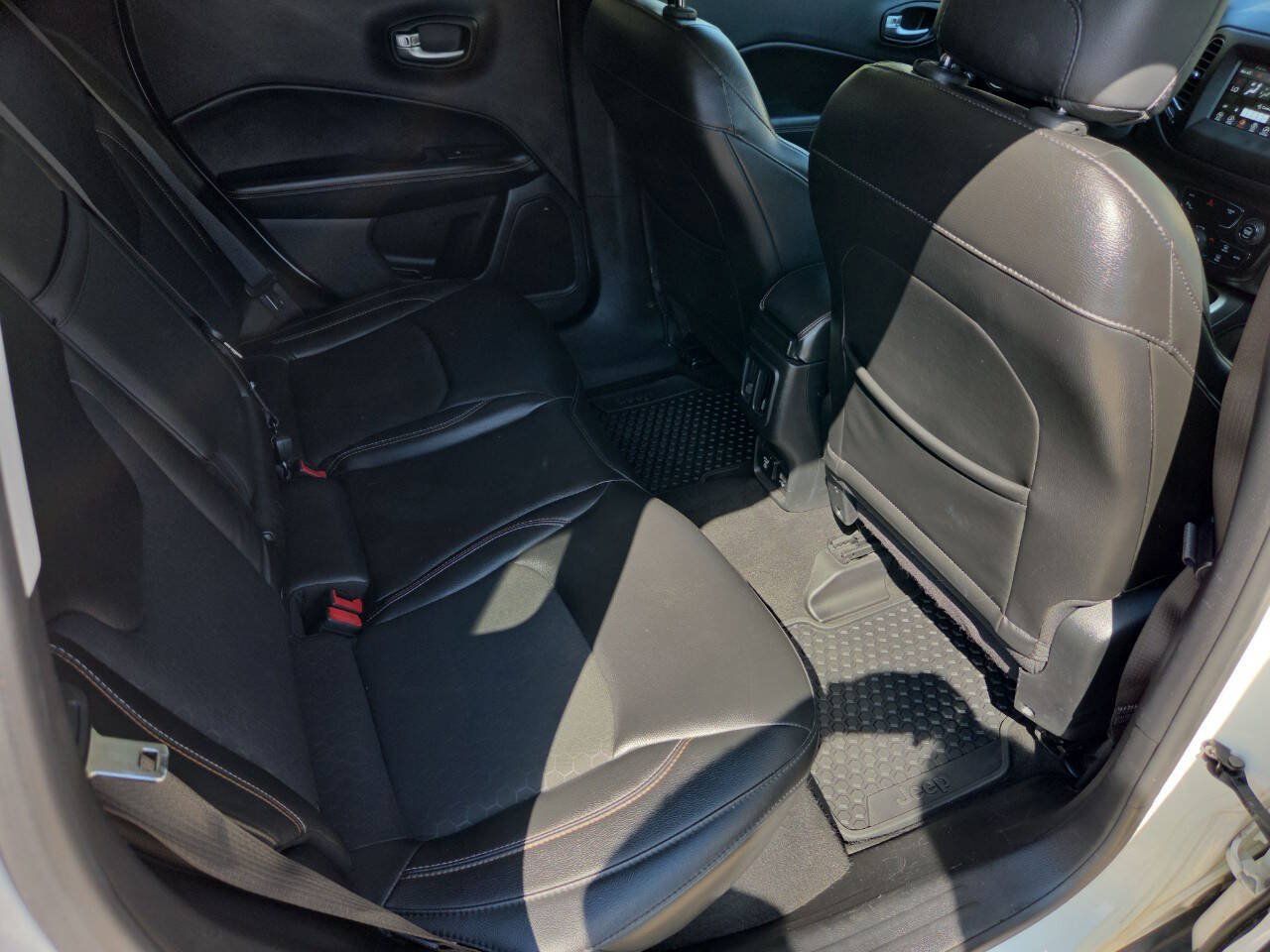 Used 2018 Jeep Compass Latitude w/ Popular Equipment Group AWD/4WD image 24