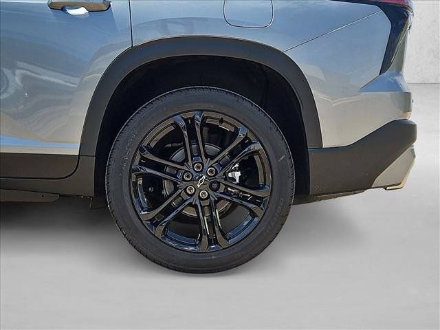 New 2027 Chevrolet Traverse LT w/ Driver Confidence Package FWD image 10
