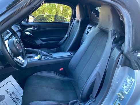 Used 2020 FIAT 124 Spider Urbana Edition Convertible *Lt image 27