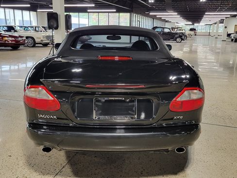 Used 2000 Jaguar XK8 Convertible RWD image 3