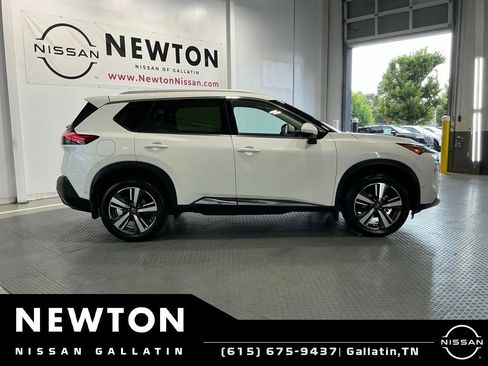 Used 2023 Nissan Rogue SL w/ SL Premium Package FWD image 3