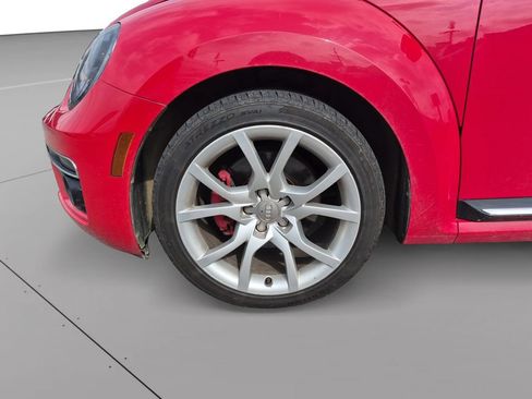 Used 2016 Volkswagen Beetle R-Line SE FWD image 10