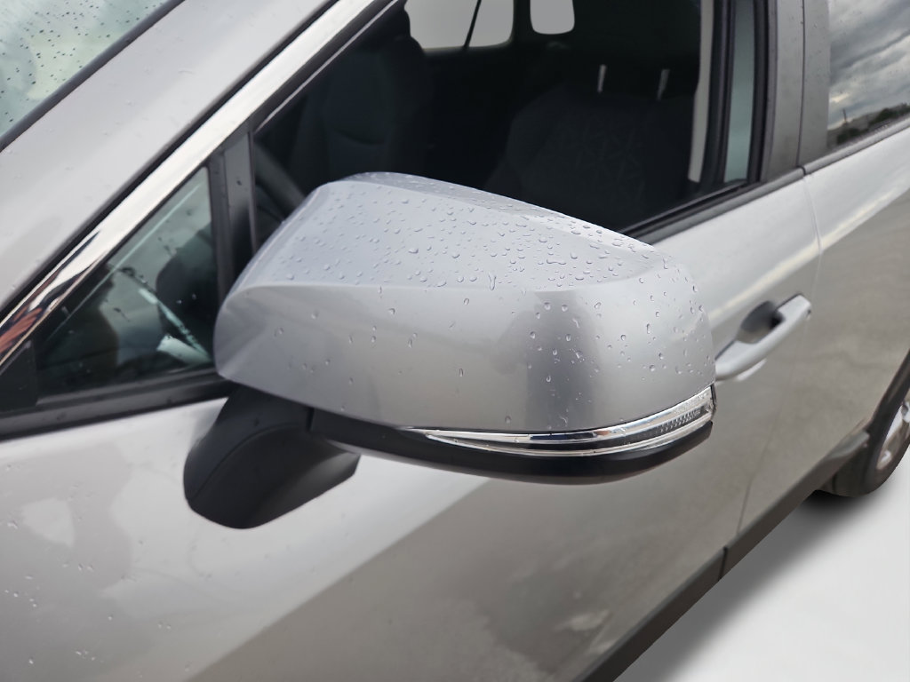 Used 2025 Toyota RAV4 XLE FWD image 27