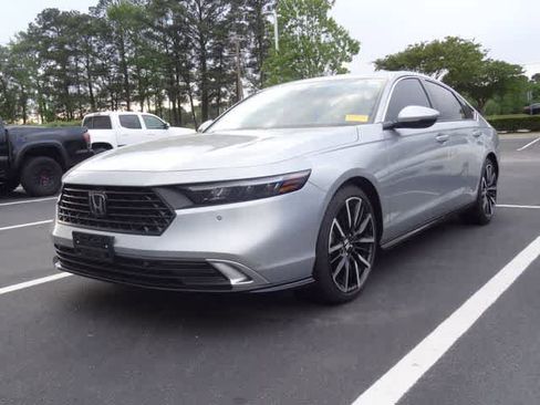 Used 2025 Honda Accord Touring image 1