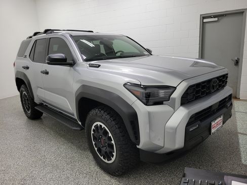 Certified 2025 Toyota 4Runner TRD Off-Road AWD/4WD image 4