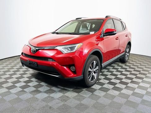 Used 2017 Toyota RAV4 XLE image 4