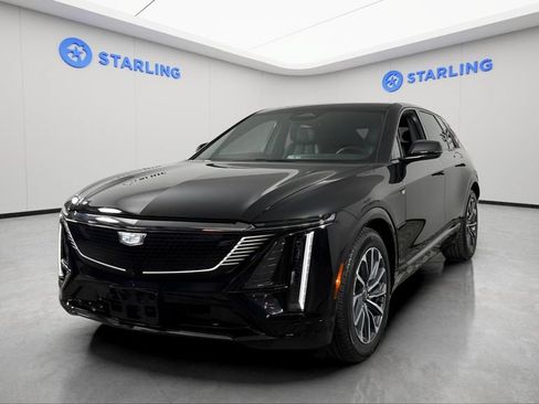 Used 2024 Cadillac Lyriq Sport w/ LPO, Floor Liner Package AWD/4WD image 16