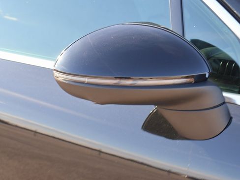 Used 2025 Porsche Cayenne w/ Premium Package image 15