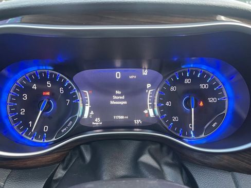 Used 2022 Chrysler Pacifica Limited image 31