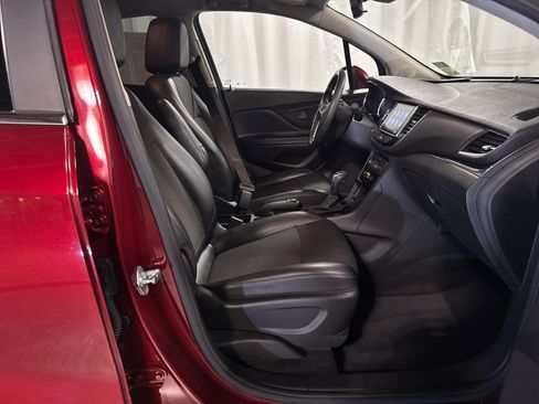 Used 2021 Buick Encore Preferred w/ Safety Package II image 28