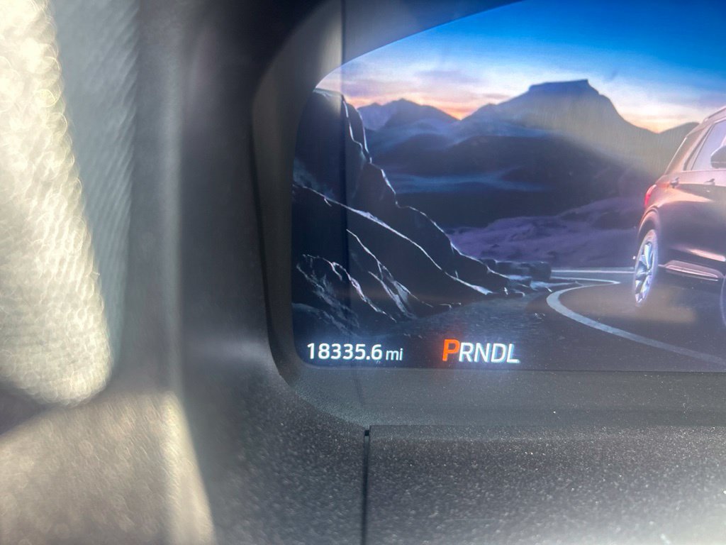 Used 2025 Ford Explorer Active RWD image 3