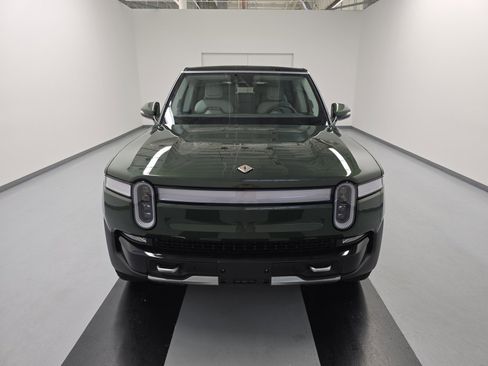 Used 2024 Rivian R1S Adventure AWD/4WD image 8