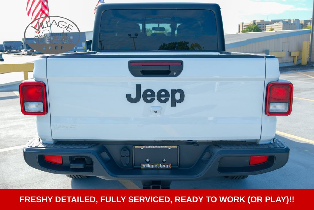 Used 2022 Jeep Gladiator Sport AWD/4WD image 6