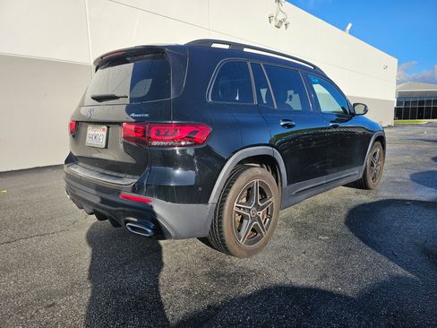 Used 2023 Mercedes-Benz GLB 250 4MATIC image 2