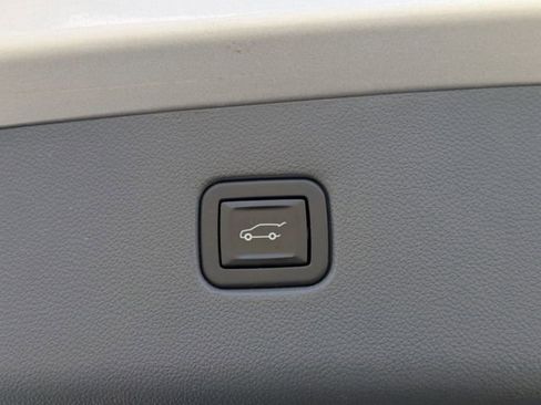 Used 2020 Chevrolet Blazer LT image 34