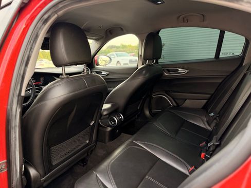 Used 2017 Alfa Romeo Giulia w/ Sport Appearance Package RWD image 13