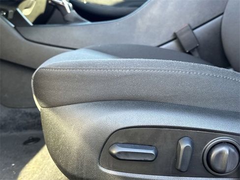 Used 2025 Chevrolet Malibu LT image 12