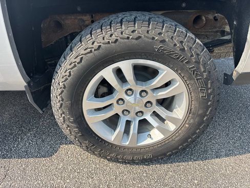 Used 2017 Chevrolet Silverado 1500 LT w/ All Star Edition AWD/4WD image 14