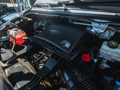 Used 2018 Mercedes-Benz Sprinter 2500 image 25