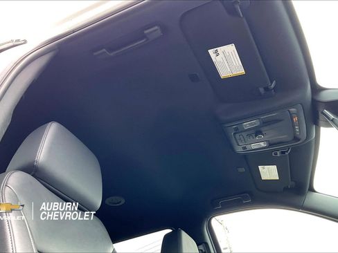 Used 2024 Chevrolet Suburban LT image 21