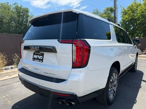 Used 2024 GMC Yukon XL Denali Ultimate AWD/4WD image 4
