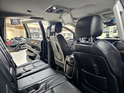 Used 2017 Cadillac Escalade ESV Premium Luxury image 27