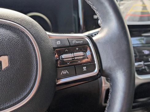 Certified 2022 Kia Sorento SX image 45