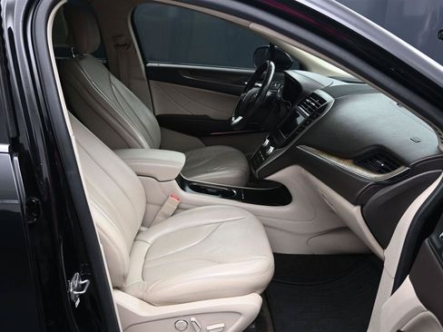 Used 2018 Lincoln MKC Reserve w/ Lincoln MKC Climate Package FWD image 9