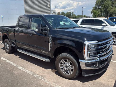 Used 2025 Ford F250 Lariat AWD/4WD image 3