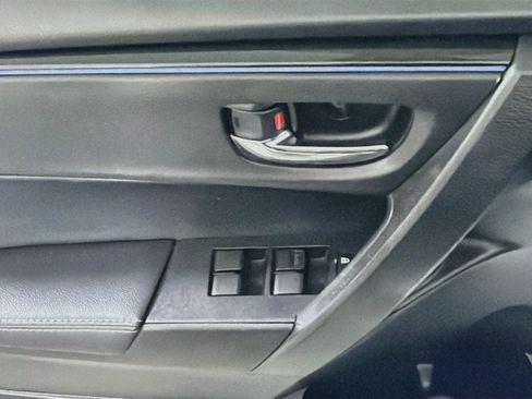 Used 2017 Toyota Corolla SE FWD image 15
