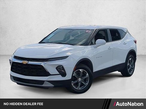 Used 2023 Chevrolet Blazer LT FWD image 1