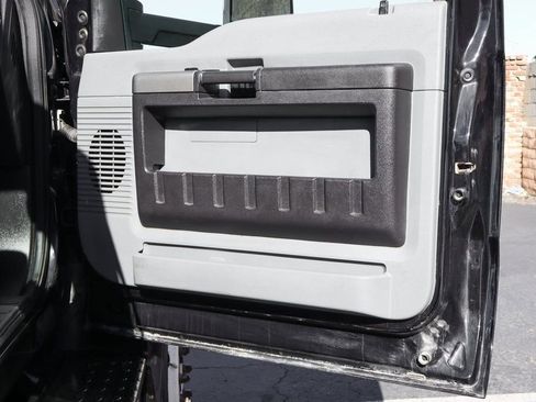 Used 2023 Ford F650 2WD Regular Cab Super Duty image 40