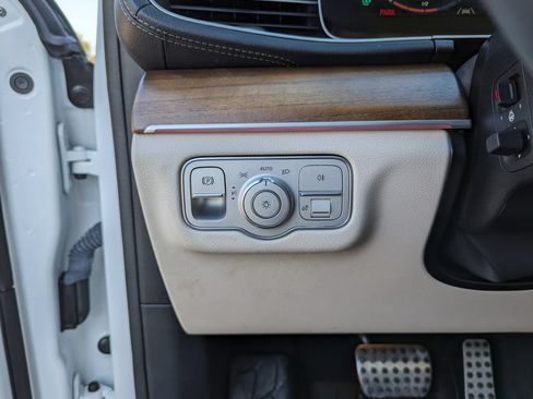 Used 2022 Mercedes-Benz GLS 450 4MATIC image 15