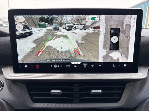 Used 2025 Ford Explorer ST image 19