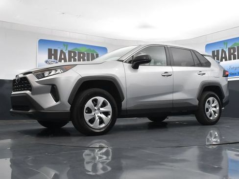 Used 2022 Toyota RAV4 LE FWD image 18