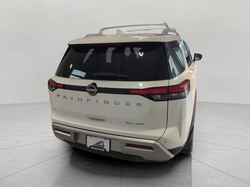 Used 2023 Nissan Pathfinder SL AWD/4WD image 31