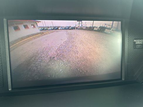 Used 2011 Honda Pilot Touring image 23